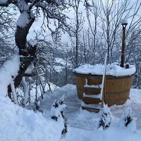 La Noi La Munte *